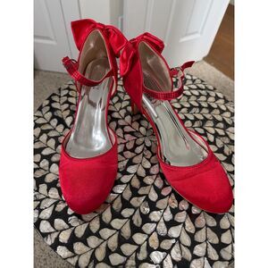 Badgley Mischka Girls Heel Dress Shoes - Red Satin, 5